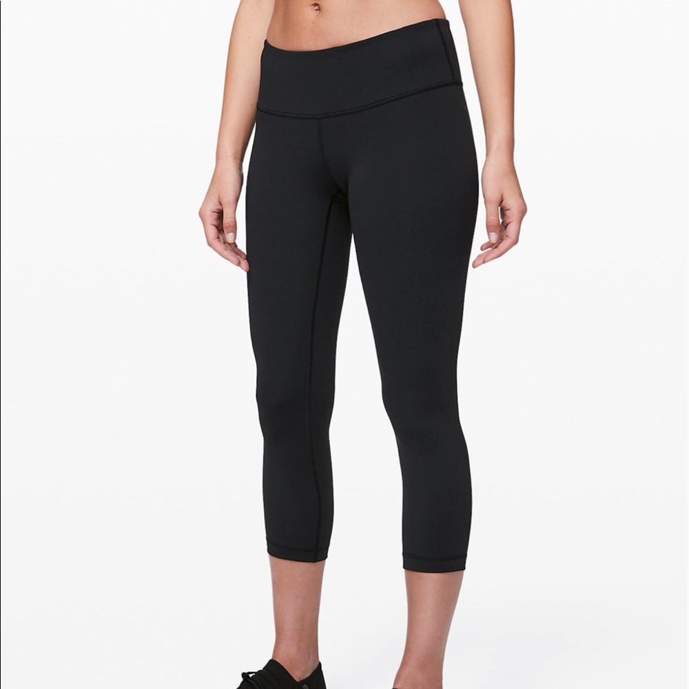 Lululemon Wunder Under crop leggings